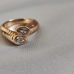 انگشتر نگین دار