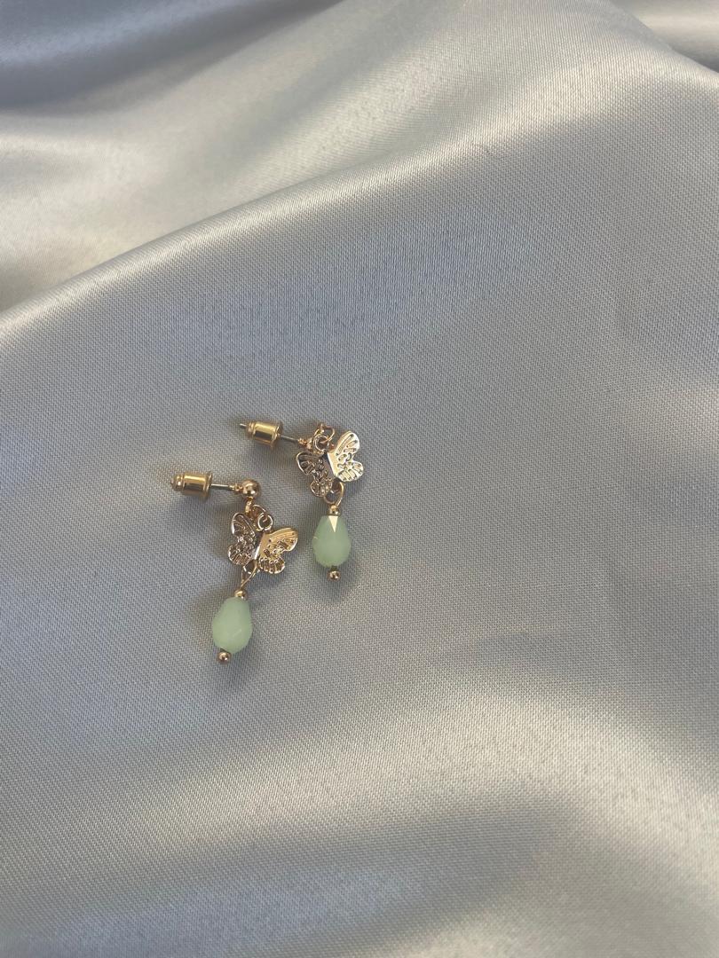 گوشواره پروانه ای با نگین سنگی سبز