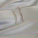 گوشواره جواهری آویز بلند با رنگ نقره ای